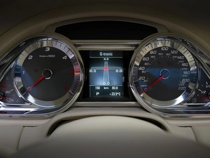 clocks, Audi Q7