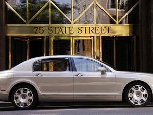 Bentley Continental Flying Spur, side