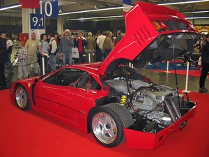 Engine, debut, Ferrari F 40