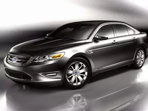 @, Ford Taurus, direction