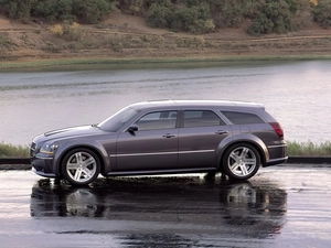 Dodge Magnum, River