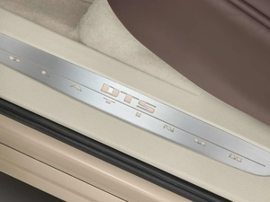 Cadillac DTS, fancy, sill, bar