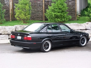 BMW 5, black, @, E34