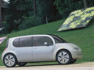 Side of Renault Ellypse