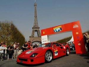 Ferrari F40, Paris