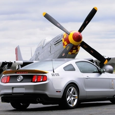 Ford Mustang, plane