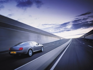 Bentley Continental GT, freeway