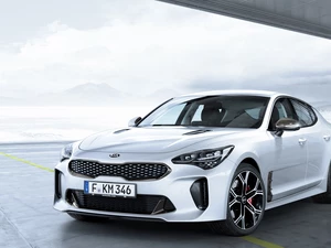 Kia Stinger GT, Front