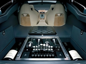 Aston Martin Rapide, glasses