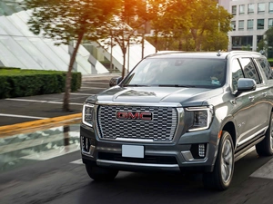 Front, GMC Yukon Denali, Silver