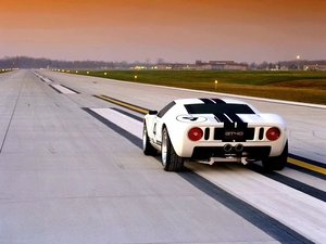GT, airstrip