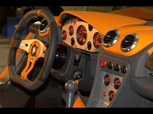 Gumpert Apollo, Cockpit