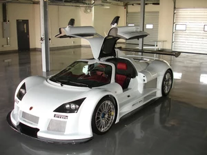 Gumpert Apollo, garage