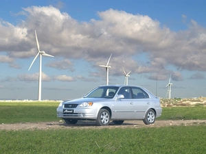 Hyundai Accent, Windmills