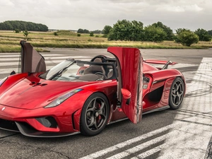 Koenigsegg Regera, Red