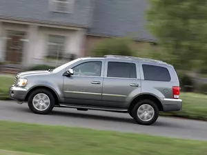 profile, Chrysler Aspen, Left