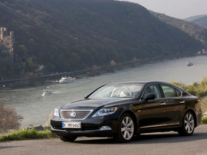 Elegant, Lexus LS 600H