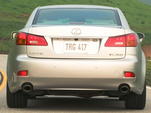 Lexus IS, Back