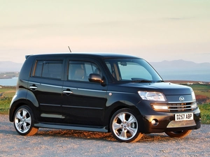 Side, Daihatsu Materia, Line