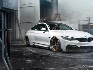 White, Automobile, BMW M4