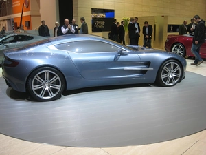 Aston Martin One-77, presentation