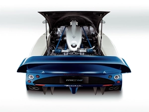 Maserati MC12, Engine
