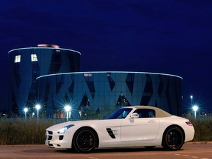 White, Mercedes-Benz SLS AMG