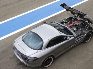 Mercedes SLR, Engine