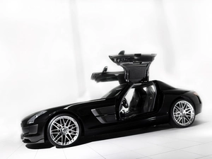 Doors, Mercedes SLS, The hinged