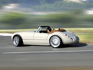 Wiesmann MF3, Broad, tires, turn
