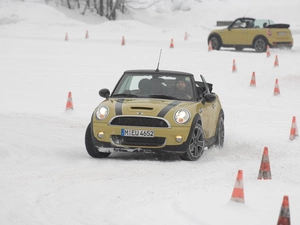 Slalom, Mini Cooper Cabrio, winter