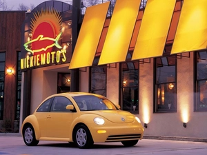 Yellow New Beetle, Nickiemotos