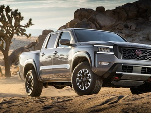 Nissan Frontier, Front