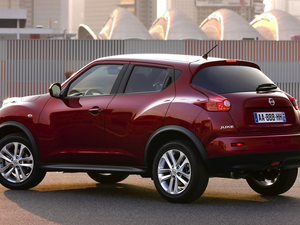Nissan Juke, side
