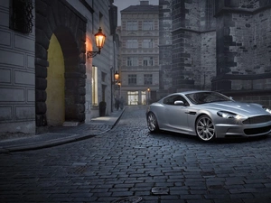 Aston Martin AMV10, old town