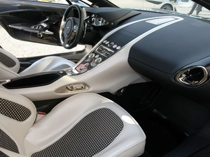 seats, Aston Martin One-77, console