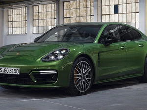 green ones, Porsche Panamera S