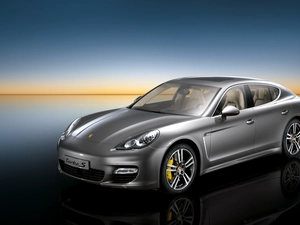 2011 - 2013, Porsche Panamera Turbo S, 907