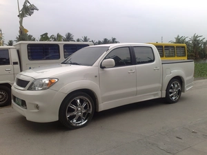 Toyota Hilux, white pearl
