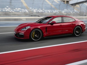 Porsche Panamera GTS