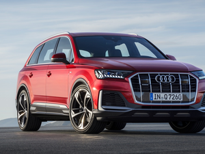 Front, Red, Audi Q7