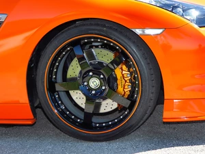 Brembo, Nissan GT-R Konigseder, grip
