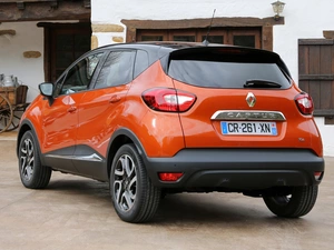 Red, Renault Captur