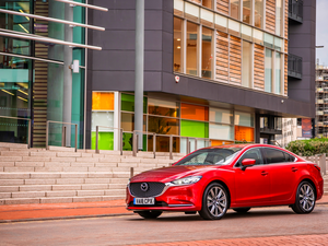 House, red hot, Mazda 6
