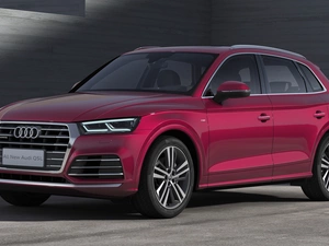Red, Audi Q5