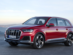 Red, Audi Q7