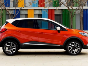 Renault Captur, side