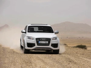 Field, Audi Q7, ride
