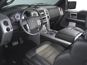 Saleen S7, interior