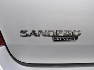 emblem, By, Renault, Sandero